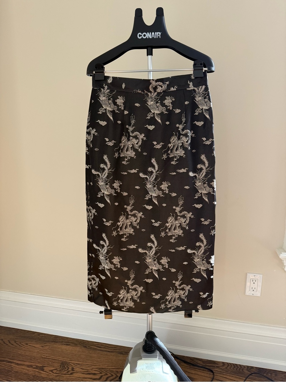 New Black Silk Pencil Skirt with embroidery